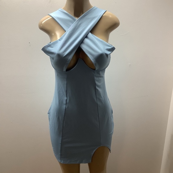 Elegant Light Blue Size Large Cross-Front Dress With With Underwire. Preloved - Picture 3 of 8
